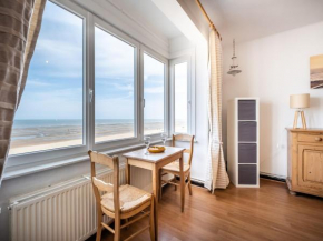 Neptune 301 with sea view directly on the beach